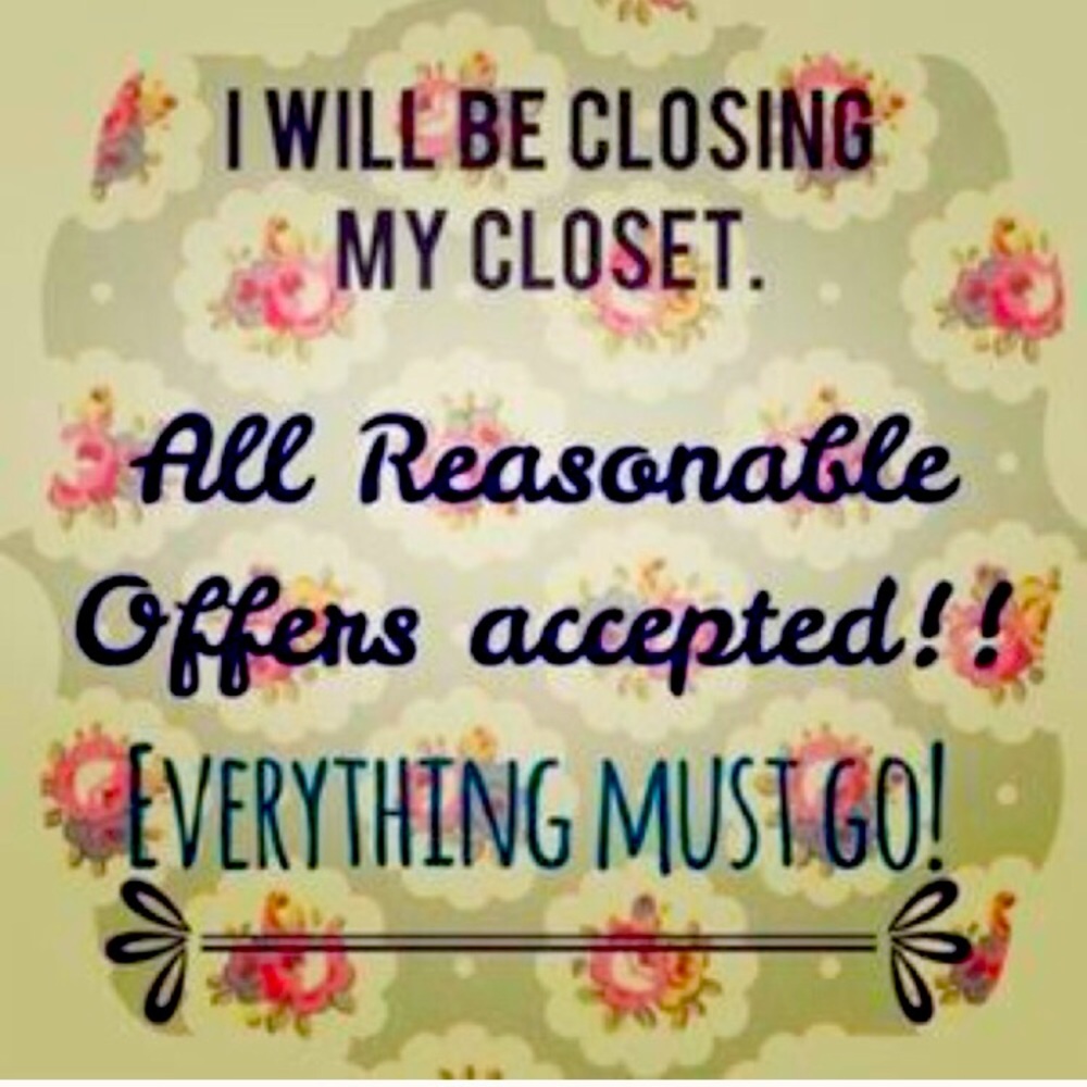 **CLOSING CLOSET**